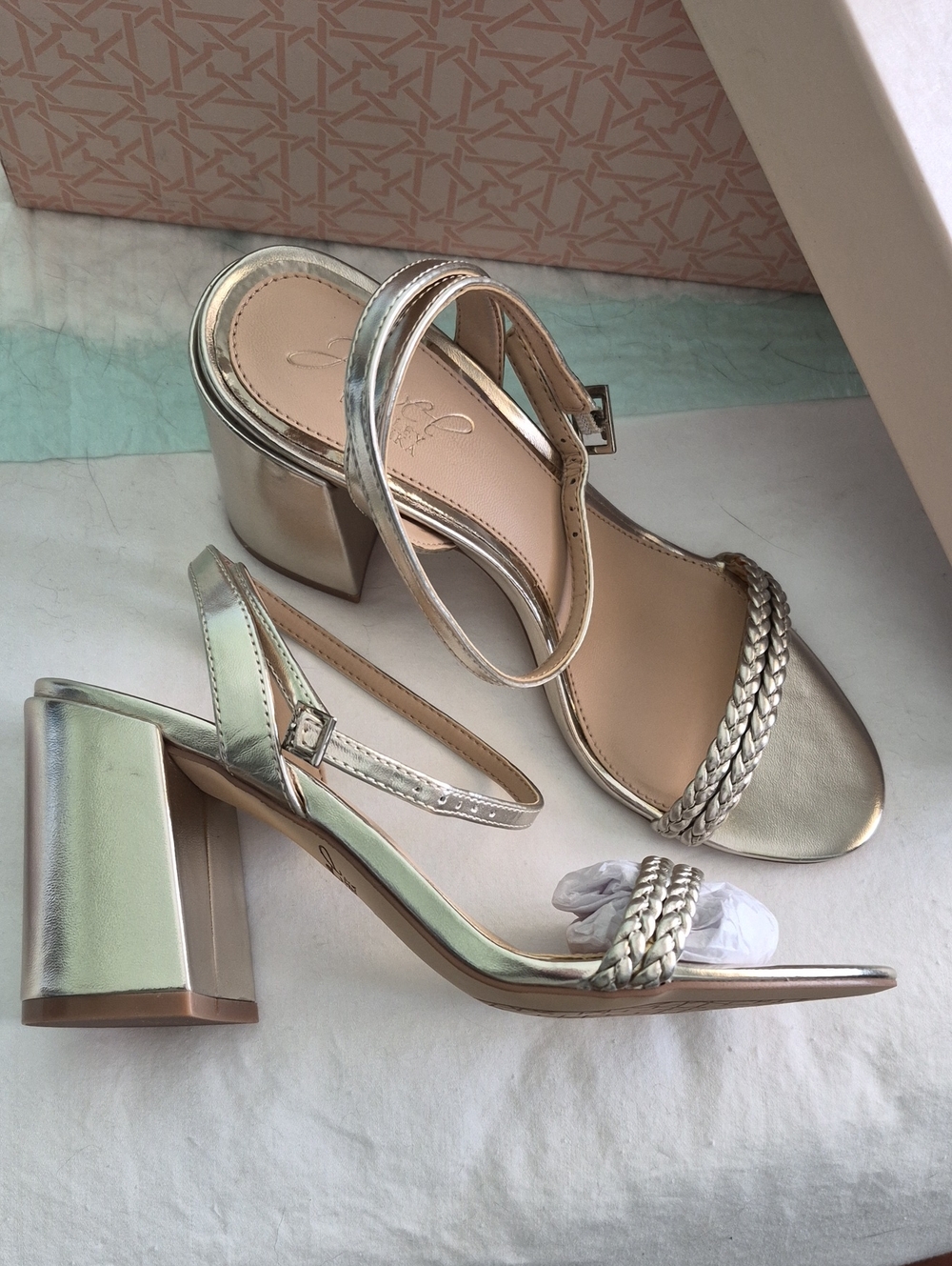 NWT Jewel Badgley Mischka Light Gold Braided Strap Block Heel Sandals